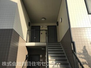 二里ケ浜駅 徒歩4分 2階の物件外観写真